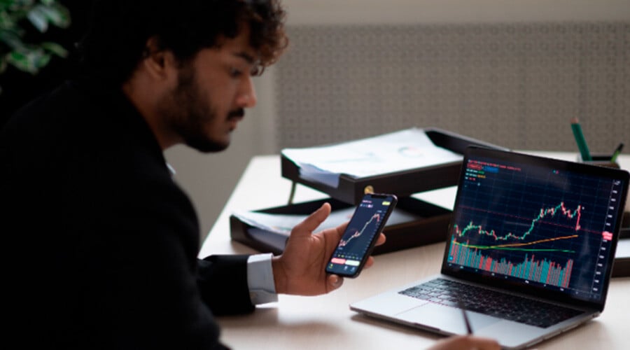 logra-una-disciplina-financiera-para-invertir-en-la-bolsa_C