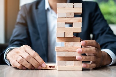 Cómo gestionar el riesgo diversificable en tu portafolio de inversión